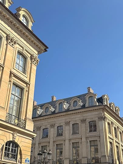 Parisbuildings1starrondisementbluesky