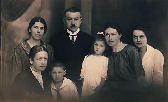 Photo of a family of refugees from the Russian revolution.