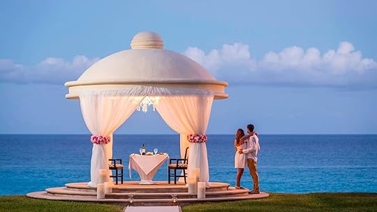 couple at wedding gazebo at Marriott Cancun