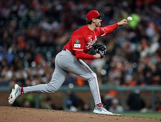 Cincinnati Reds starting pitcher Nick Lodolo #40 throws against the...