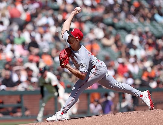 Cincinnati Reds starting pitcher Nick Martinez #28 throws against the...