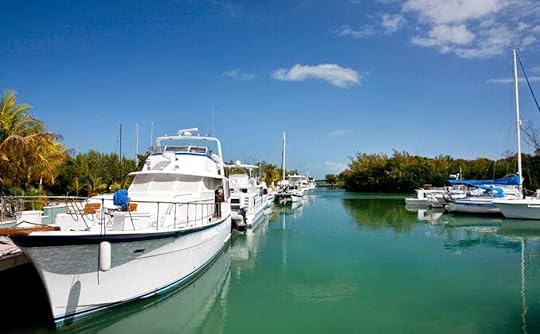 Key Largo - Explore the marina and the town most photogenic landmarks