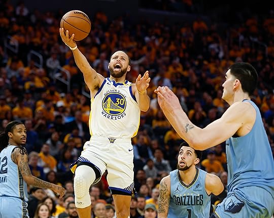 Golden State Warriors’ Stephen Curry (30) takes a shot against...