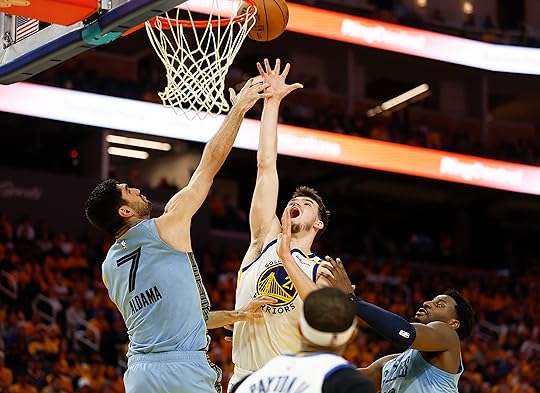 Golden State Warriors’ Quinten Post (21) takes a shot against...