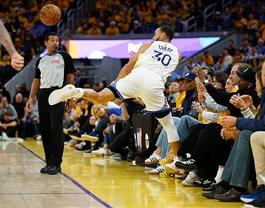 Golden State Warriors’ Stephen Curry (30) tries to save the...