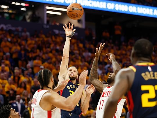 Golden State Warriors’ Stephen Curry (30) takes a shot against...