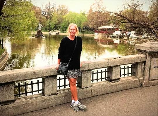 The Backpacking Housewife - Photo opportunity - taking a walk around Cismigiu Park Bucharest Romania