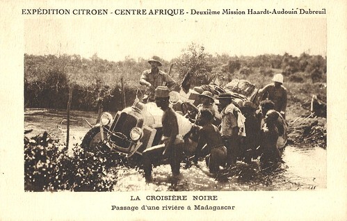 La croisière noire. Crossing a river in Madagascar