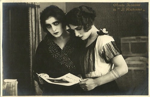 Maria Jacobini and Cecyl Tryan in Il richiamo (1921)