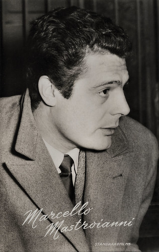 Marcello Mastroianni in Padri e figli... (1957)