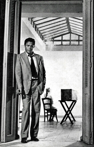 Marcello Mastroianni in Lo Straniero (1967)