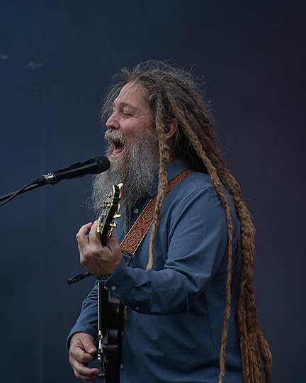 Mike Love & The Full Circle took to the Cali...