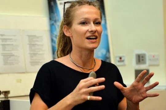 Dr-Adriana-Marais