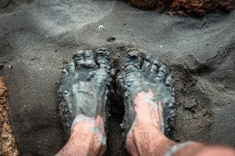 GROUNDING Yourself Is a Waste of Your Time. Learn here what's the problem with grounding yourself.