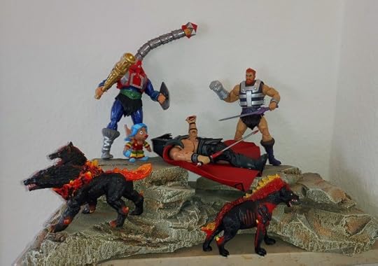 Mekaneck and Fisto talk, while Marzo is down and Loo-Kee looks on.