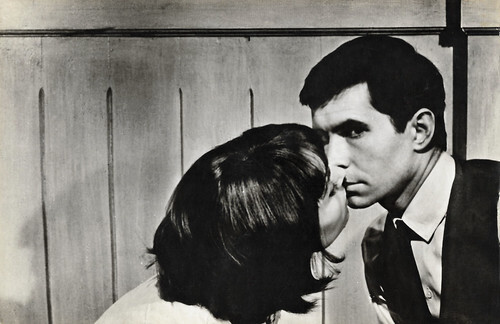Elsa Martinelli and Anthony Perkins in Le procès (1962)