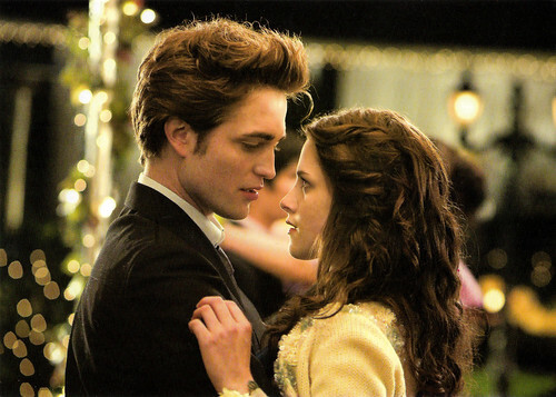 Robert Pattinson and Kristen Stewart in Twilight (2008)