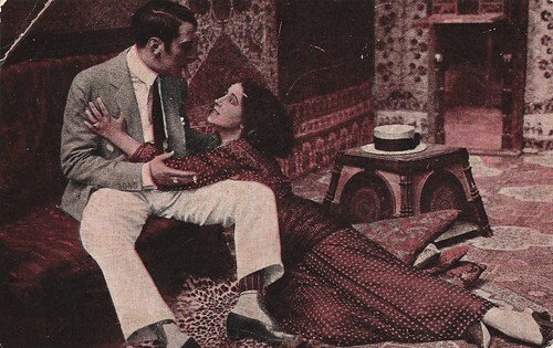 Leda Gys and Mario Bonnard in La pantomima della morte (1915)