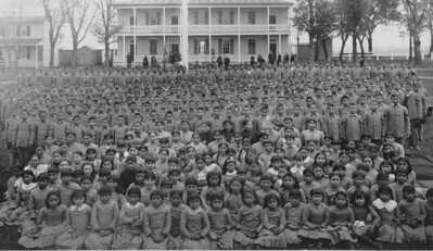 PrattPupilsinFrontofPrattsQuartersCarlisleIndianSchool1885L