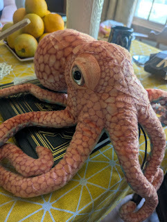 Plush realistic looking ocotopus toy