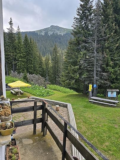 Хижа „Момина поляна“