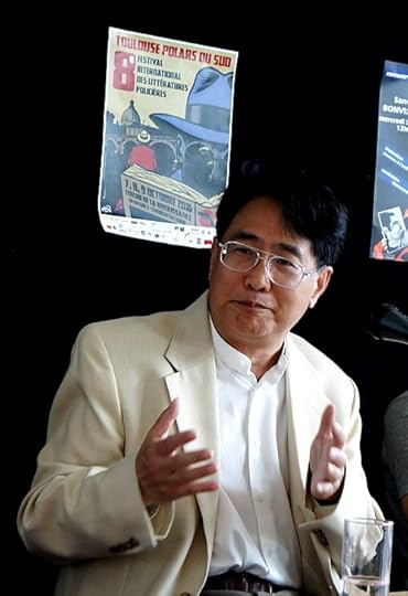 Photo of Qiu Xiaolong, author of this murder mystery about chemical dumping