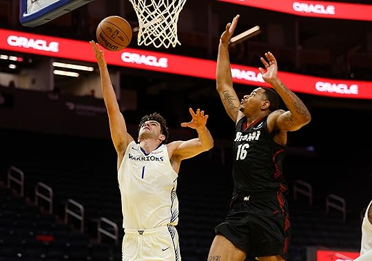 Golden State Warriors’ Taran Armstrong (1) takes a shot against...