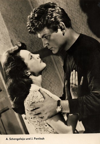 Ariadna Shengelaia and Yulian Panich in Ostorozhno, babushka! (1961)