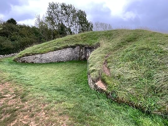 Belas Knapp Long Barrow, Gloucestershire (photo credit Jamie Robinson)