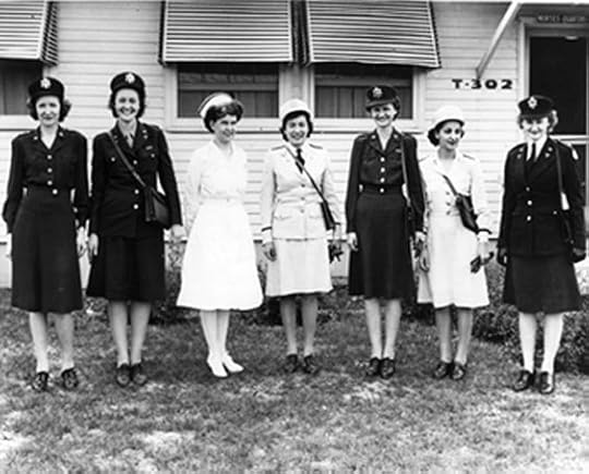 The service and dress uniforms worn in the US Army Nurse Corps in WWII (US Army Medical Department, Office of Medical History)