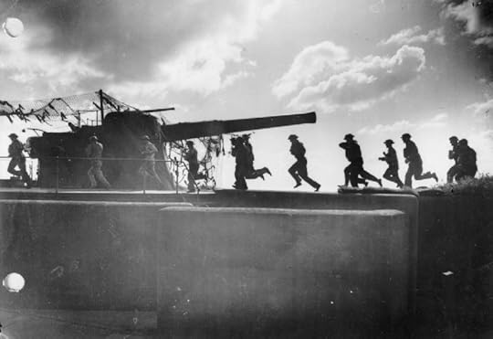 British 9.2-inch coastal artillery gun crew in exercise, Culver Point Battery, Isle of Wight, England, 24 Aug 1940 (Imperial War Museum: H 3233)