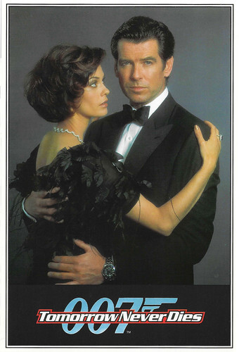 Teri Hatcher and Pierce Brosnan in Tomorrow Never Dies (1997)