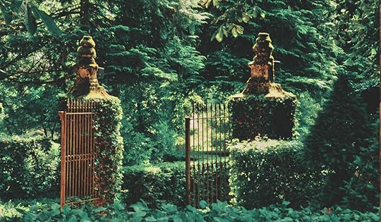El+jardin+como+espacio+siniestro+en+la+literatura