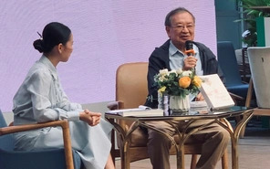 Nghe bác sĩ đầu tiên của Phòng mạch Mực Tím kể 'Chuyện hồi đó'