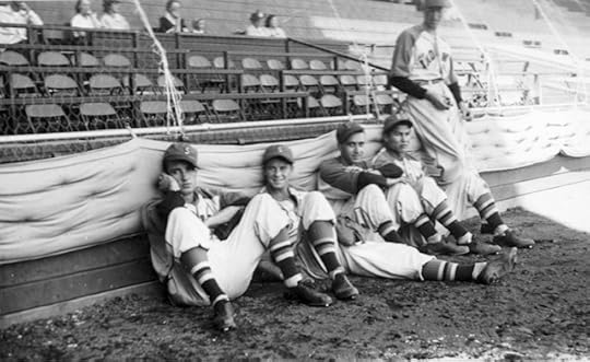 Bob Kinnaman with his Spokane teammates.