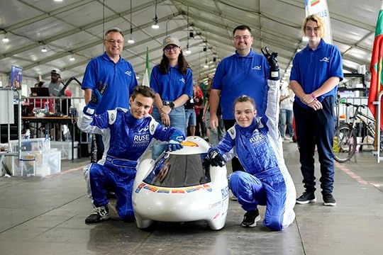 Shake That Хълм 2025