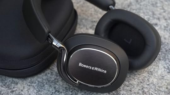 Bowers Wilkins Px8 S2 design