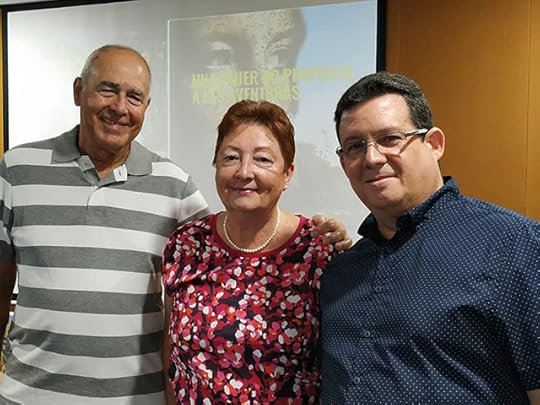 Con Antonio Álvarez Gil y su esposa, la también escritora, Galina Álvarez. Presentación en Guardamar del Segura, Alicante, España, de las novelas