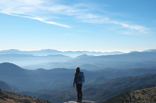 30 Quotes and Thinking Prompts for Letting Go of What Weighs You Down