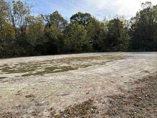 parking lot at South entrance to Bloodroot trail