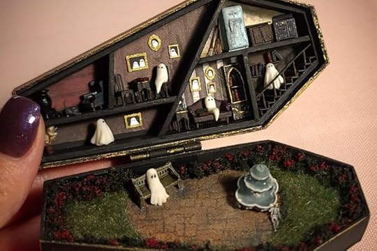 Tiny Scares – The Spooky Miniatures of Annie Robertson