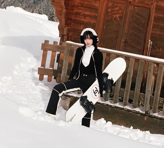 Chanel coco neige 2025 campaign03