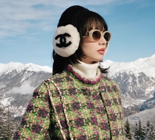 Chanel coco neige 2025 campaign04