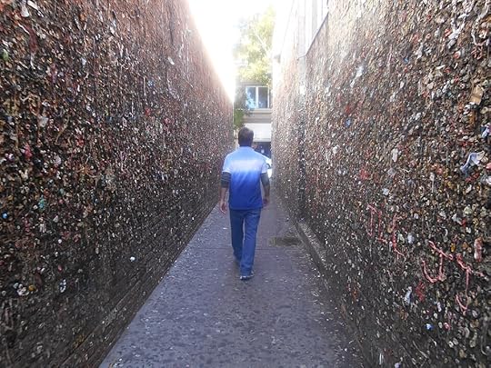 https://commons.wikimedia.org/wiki/File:Bubblegum_alley.jpg