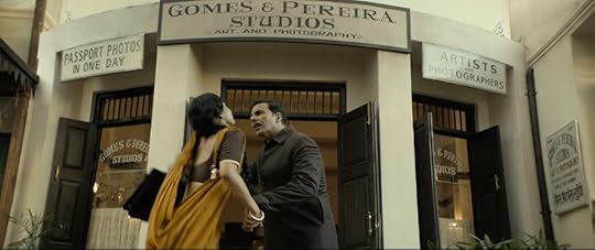 MARKET AFTER RAIN (GOLD)