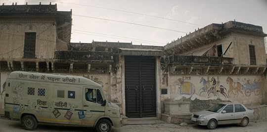 VAN EXTERIOR (DAHAAD)