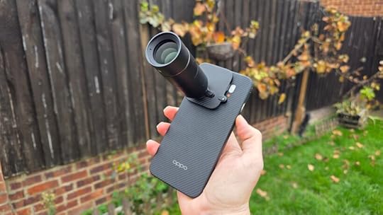 Oppo Find X9 Pro lens attachment