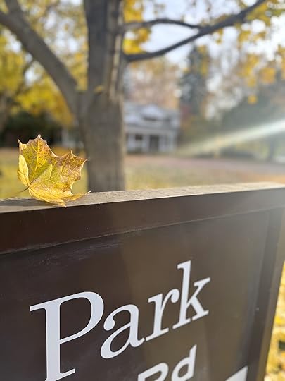 Singleleafsittinguprightparksign