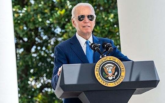 Joe Biden delivers virtual remarks before signing H.R. 7352 and H.R. 7334, bipartisan bills addressing fraud committed under COVID-19 small business relief programs, Friday, Aug. 5, 2022, on the Blue Room Balcony of the White House. (Official White House photo by Erin Scott)