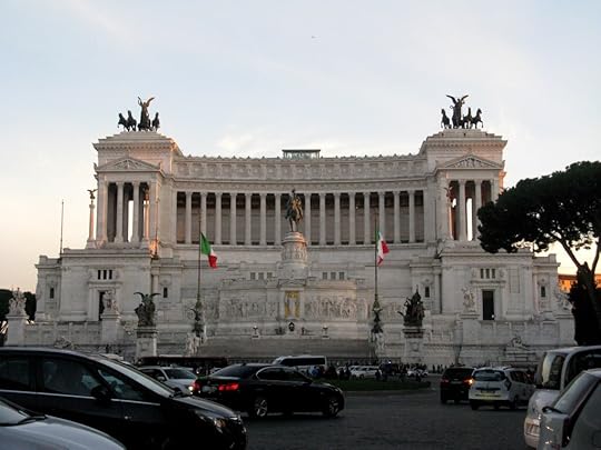 The current image has no alternative text. The file name is: piazza-venezia-veii-monument.jpg